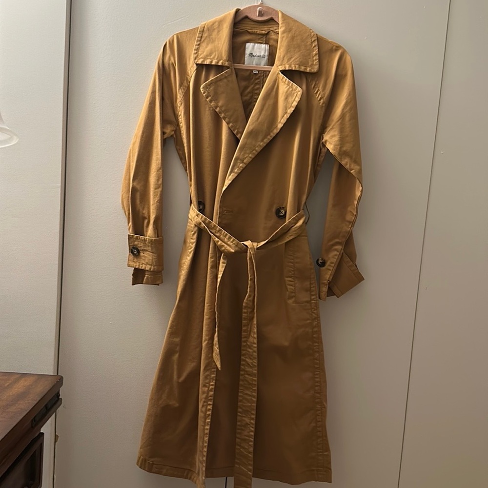 Madewell brown trench coat. Lightly worn